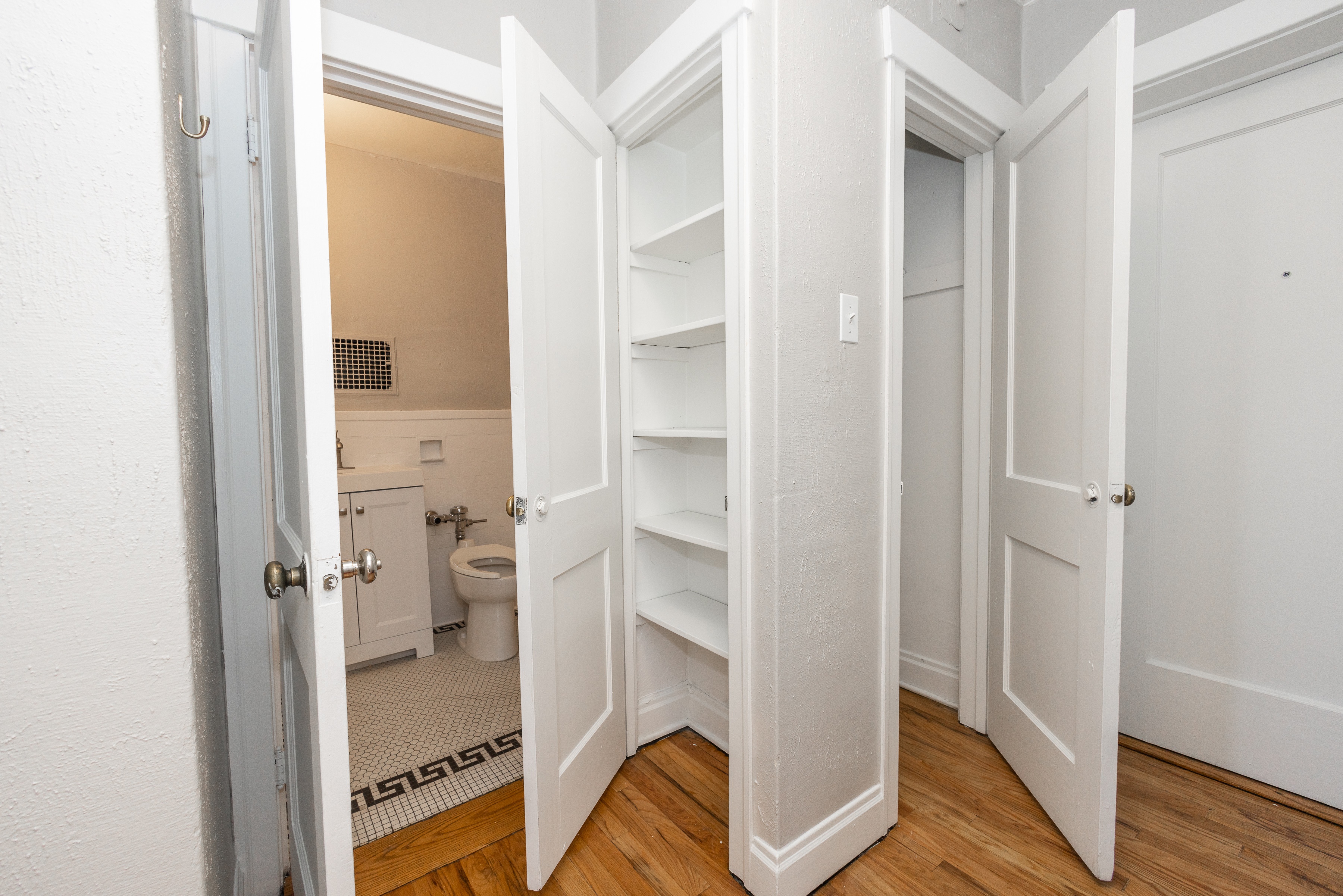 Sylvia Mae 1285 N. Clarkson St., Denver, CO 80218 Cap Hill - Leasing by Cross Street
